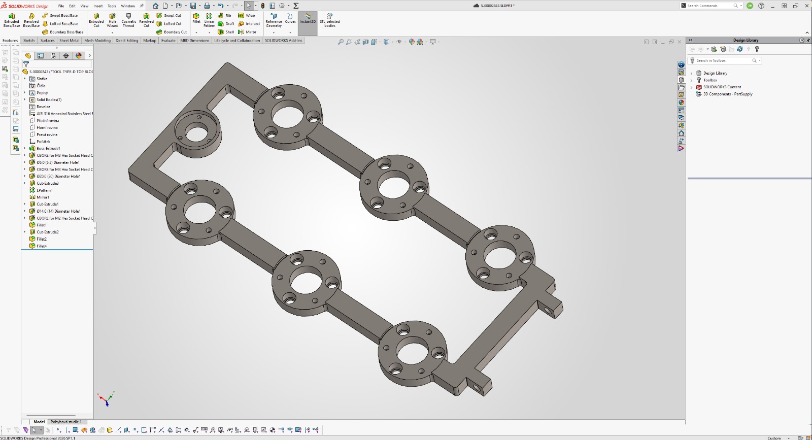 Patterned tooling plate open in SOLIDWORKS